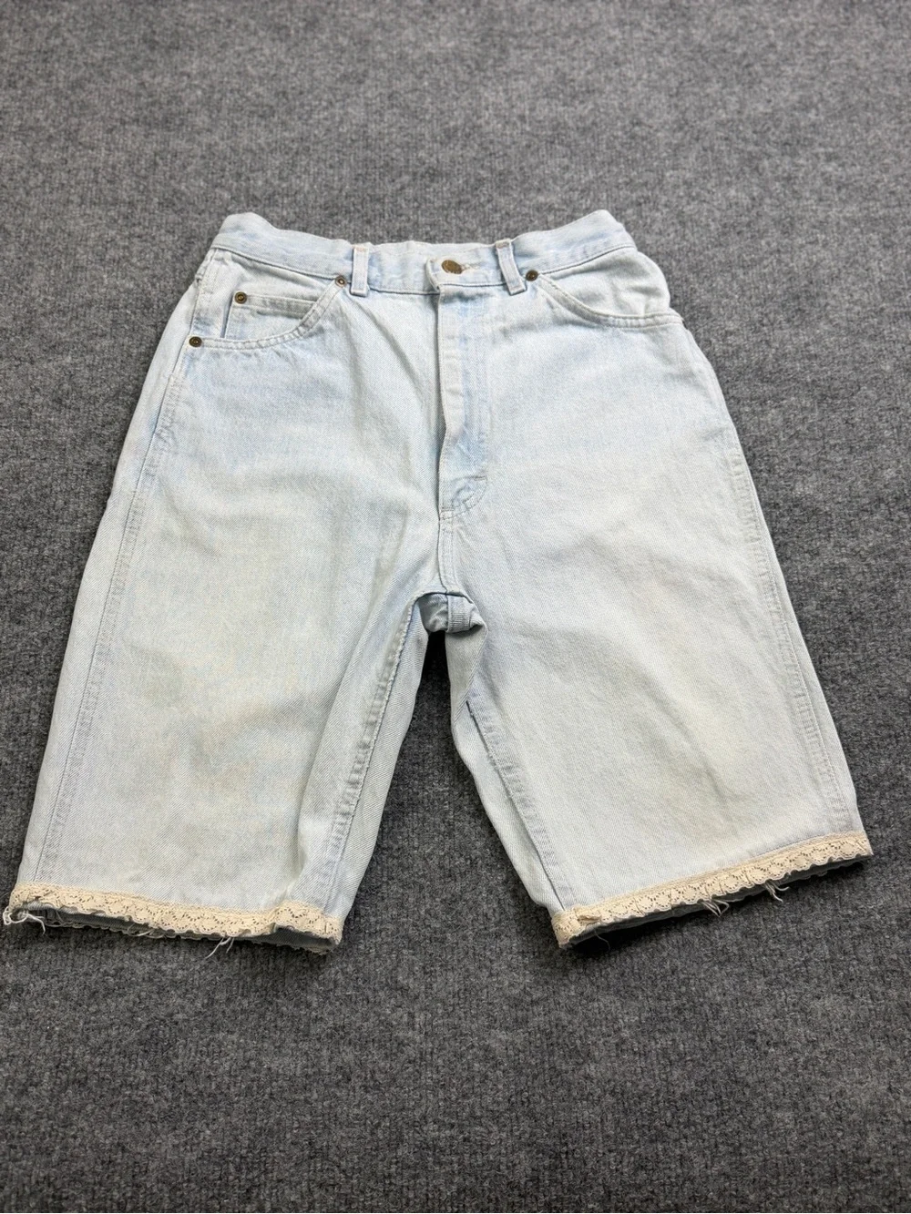 Vintage Lee Light Wash Denim Bermuda Shorts Size 11 Long Lace Trim